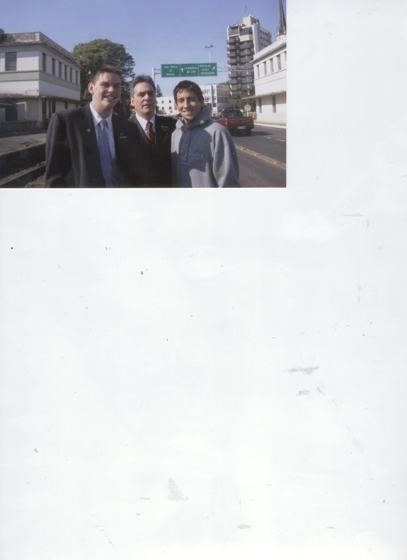 Presidente, Diogo e Elder Kennedy na ponte entre Uruguaiana e Libres