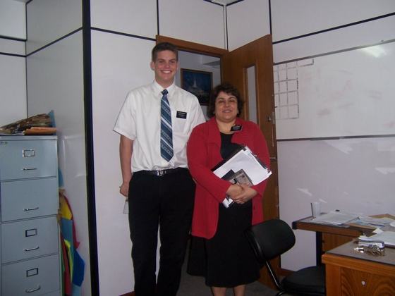 Um dia de muitos no Escritório com Elder Kennedy