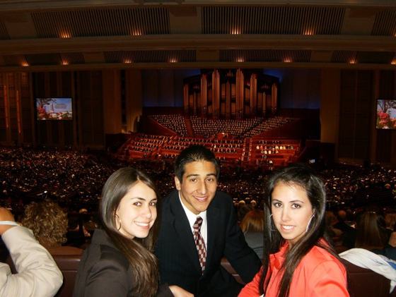 No Centro Conferência com as amigas Fernanda e Aline