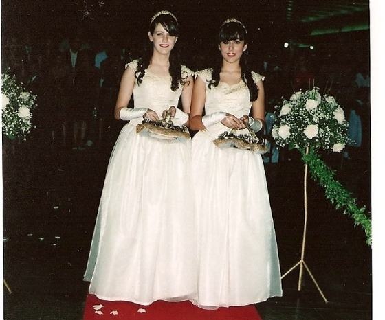 Nat e Paula como damas de honra no casamento da Tia Débora