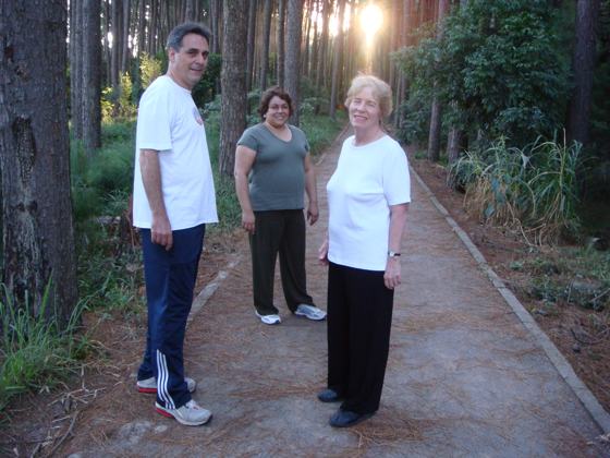 Caminhando com Sister Hinckley
