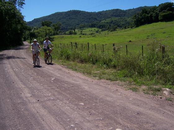 Passeio de bicicleta pelas estradinhas da Quarta colônia