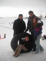 Rolando na neve com Lucas e Itinoses