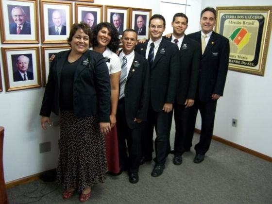 Saídas: Sister Tovar, Elder Gonçalo, Elder de Souza, Elder Sidney