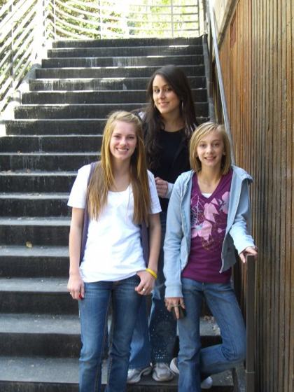 Nat, Samantha, Izabel Wrigth