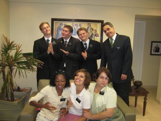 Saídas de 28 de abril de 2009: Elder Wageman, Elder Ekstrand, Elder Hendriks, Sister Cláudia, Sister Bernardo.