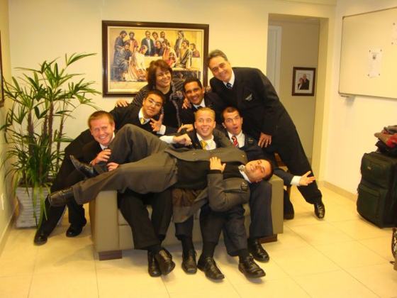 Saídas 09 de Junho de 2009: Elder Whitby, Elder Eduardo, Elder Abe, Elder Mellor, Elder White, Elder Sérgio