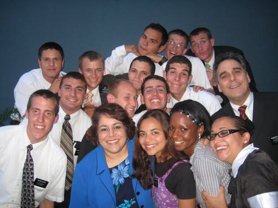 Saídas de 23 de novembro de 2009: E Olsen, S Ribeiro, S Candido, S Messias, E Mendenhall, E Orr, E Gil, E Cardona, E Olson, E Meireles, E Balista, E Frota, E Bettfreund, E Schmutz